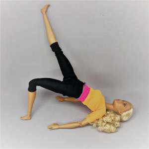 橋のポーズ　足上げ