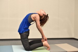 らくだのポーズ