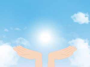 お空へ手を伸ばす