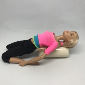 ボルスターを使った割り座（仰向けの英雄座）
