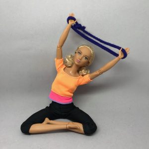 ベルトを使った体側伸ばし