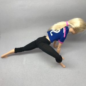 右足を右手の外に置いたハイランジ