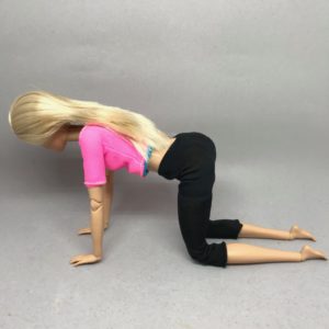 四つん這い　テーブルのポーズ