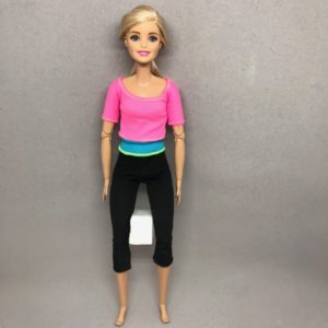 ブロックを挟んて立つ